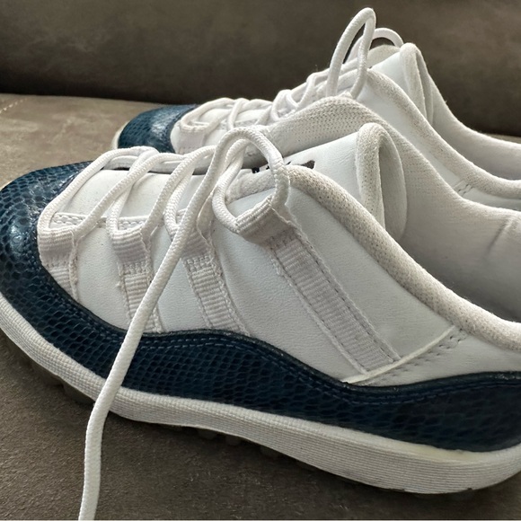 Jordan 11 Blue Snakeskin Sneakers Toddler - Picture 4 of 10